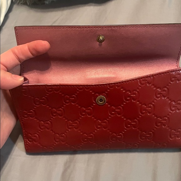 Gucci Red Leather Heart Clasp Wallet - Picture 6 of 13